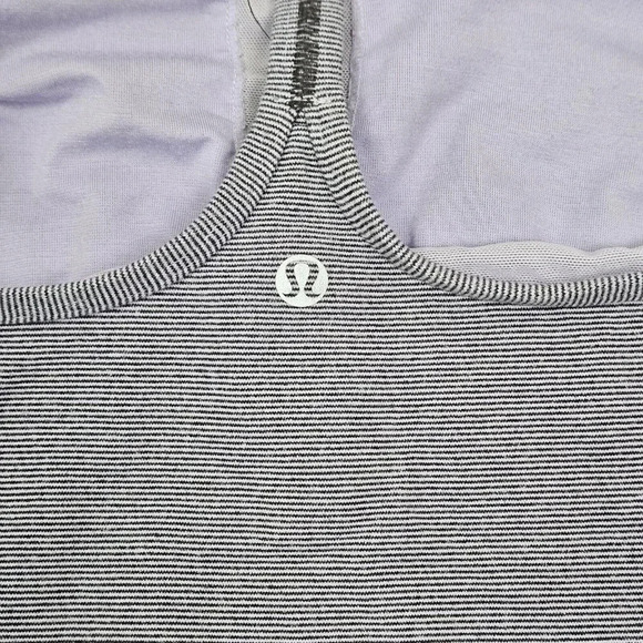 Lululemon lite purple workout tank Top. Size 8‎ - Picture 4 of 5